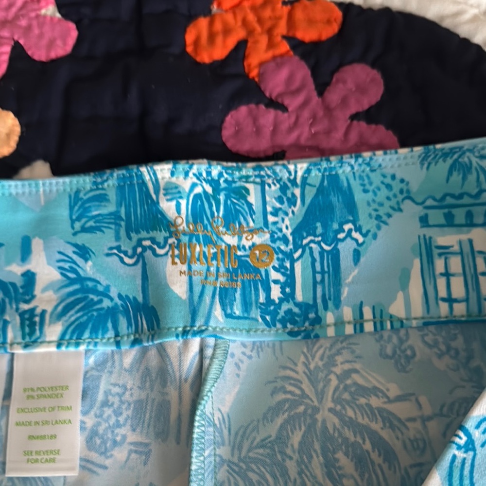 Lilly Pulitzer women’s Blue Tropical Print Shorts